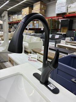Matte Black Pull-Down Kitchen Faucet