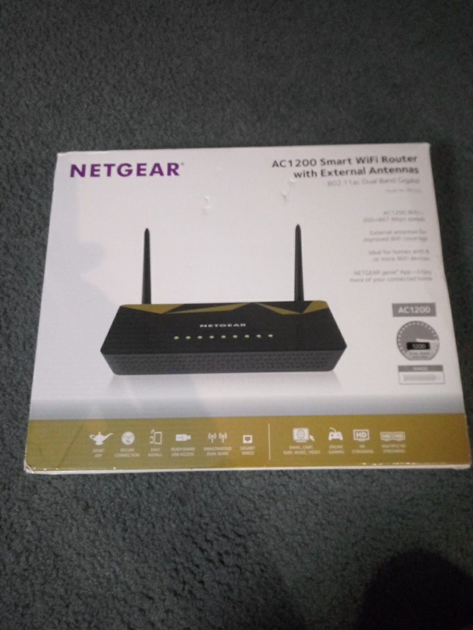 Netgear AC1200 Smart Wifi Router with external antennas