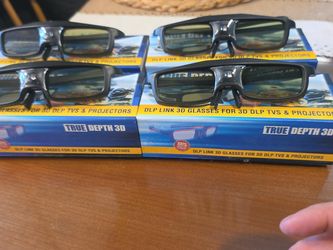 4 pairs of 3d chargeable glasses