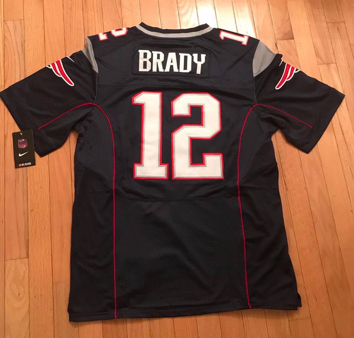 NEW Brady #12 New England Patriots jersey size LARGE
