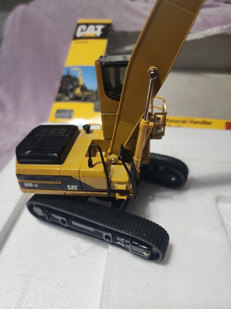 Norscot CAT 345B Series II Material Handler with Work Tools 1:50