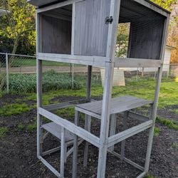 Animal enclosure. I have the missing screen