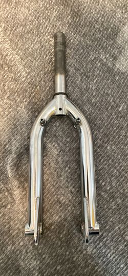 For sale  GT freestyle forks  (pegs available sold separately) Just ask me  Jamie bestwick  Clean no cracks or bents Shipping available at buyers expe