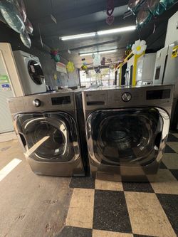 LG Jumbo Frontload Washer and Dryer Set 🎃