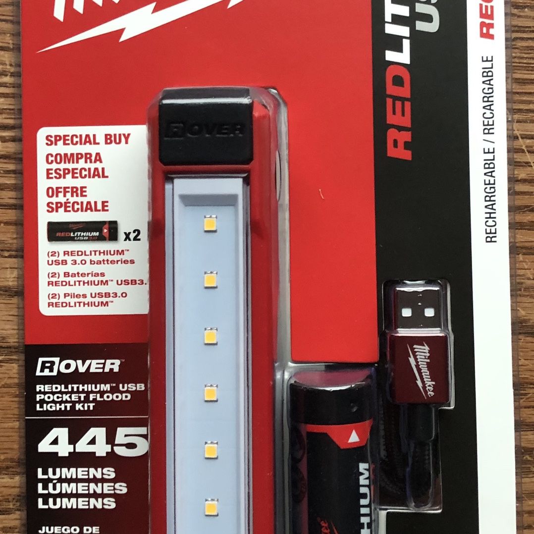 Milwaukee 445 Lumens LED REDLITHIUM USB Rover Pocket Flood Light Kit with  Two USB 3.0 Ah Batteries 2112-22H for Sale in Lindenhurst, NY OfferUp