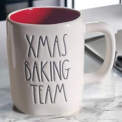 Rae dunn xmas baking team https://offerup.com/redirect/?o=bXVnLk5ldw== without tag. bottom has some scuffing .