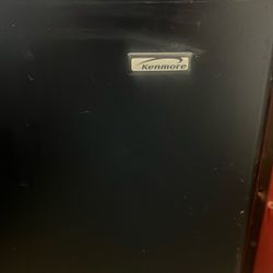 Kenmore 34” T 18.5 W 21”D Refrigerator 