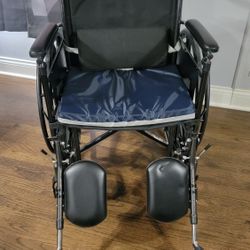 Medline Guardian K2 Wheelchair - 300lb Limit + Cushions & Leg Rests