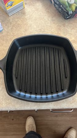 Lodge cast iron pan