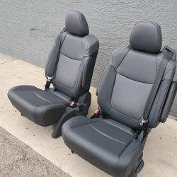  BRAND NEW BLACK LEATHER BUCKET SEATS WITH SEATBELTS 