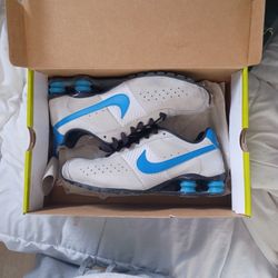 Size 8.5w NIKE $60