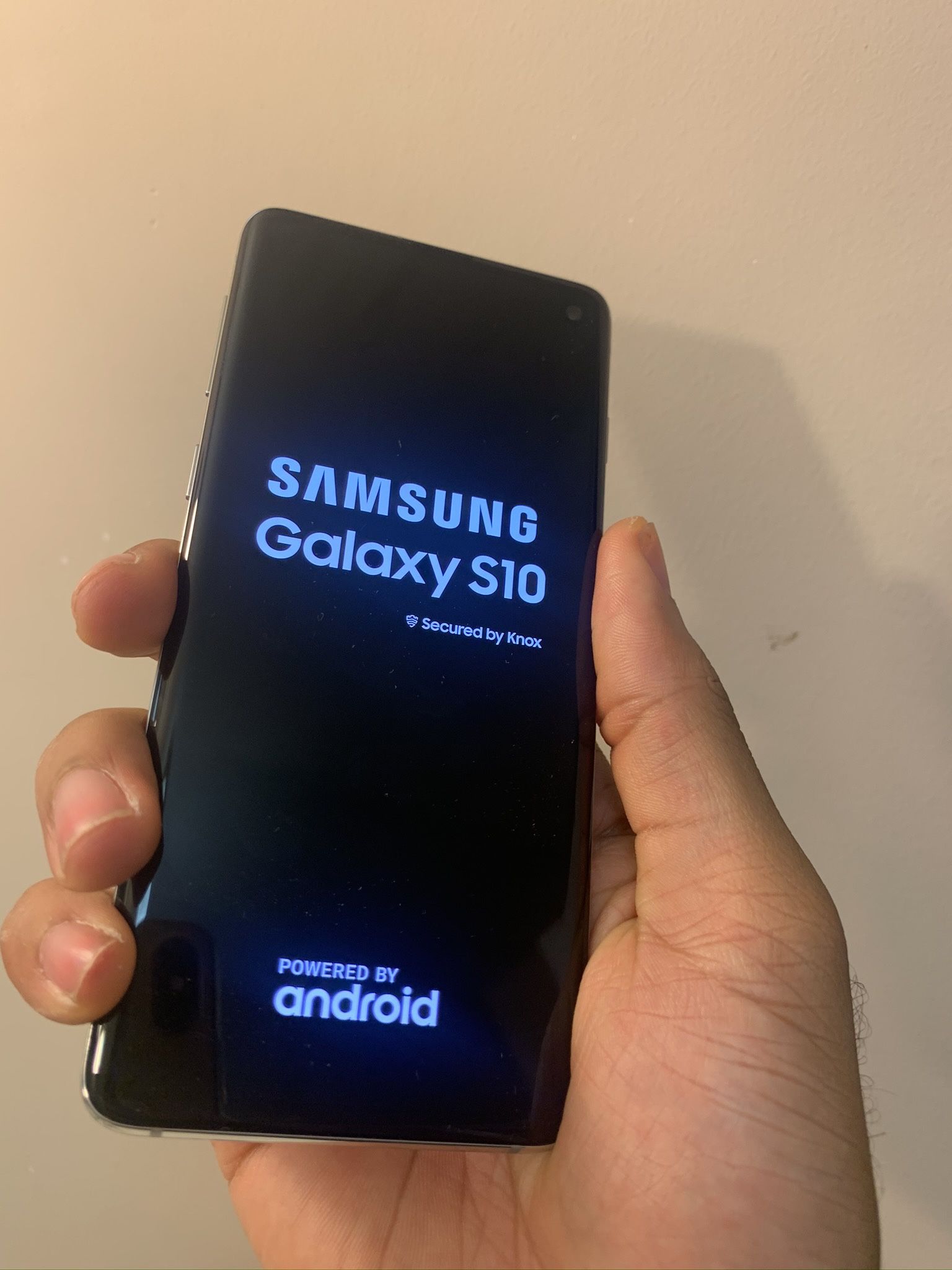 UNLOCKED SAMSUNG GALAXY S10 / LOW PRICES