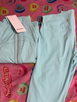 Blue lululemon cropped define set