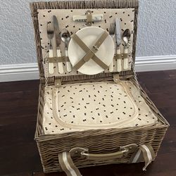 Picnic Basket Set For TWO