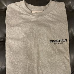 Grey Essentials Short Sleeve Tee Shirt Large.