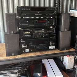 Surround Sound System With 5 Piece Surround + Subwoofer 