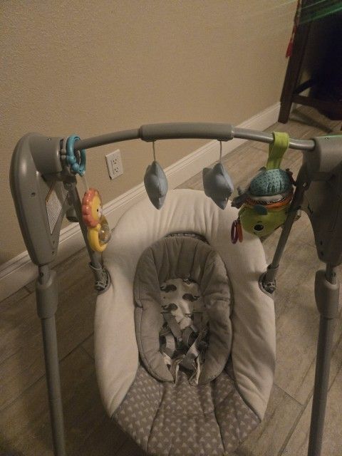 graco slim swing