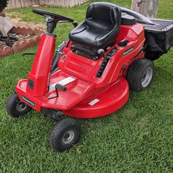 Riding Mower/Lawn Tractor/Lawnmower 