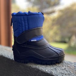Snow Boots For Kids, Size 11.