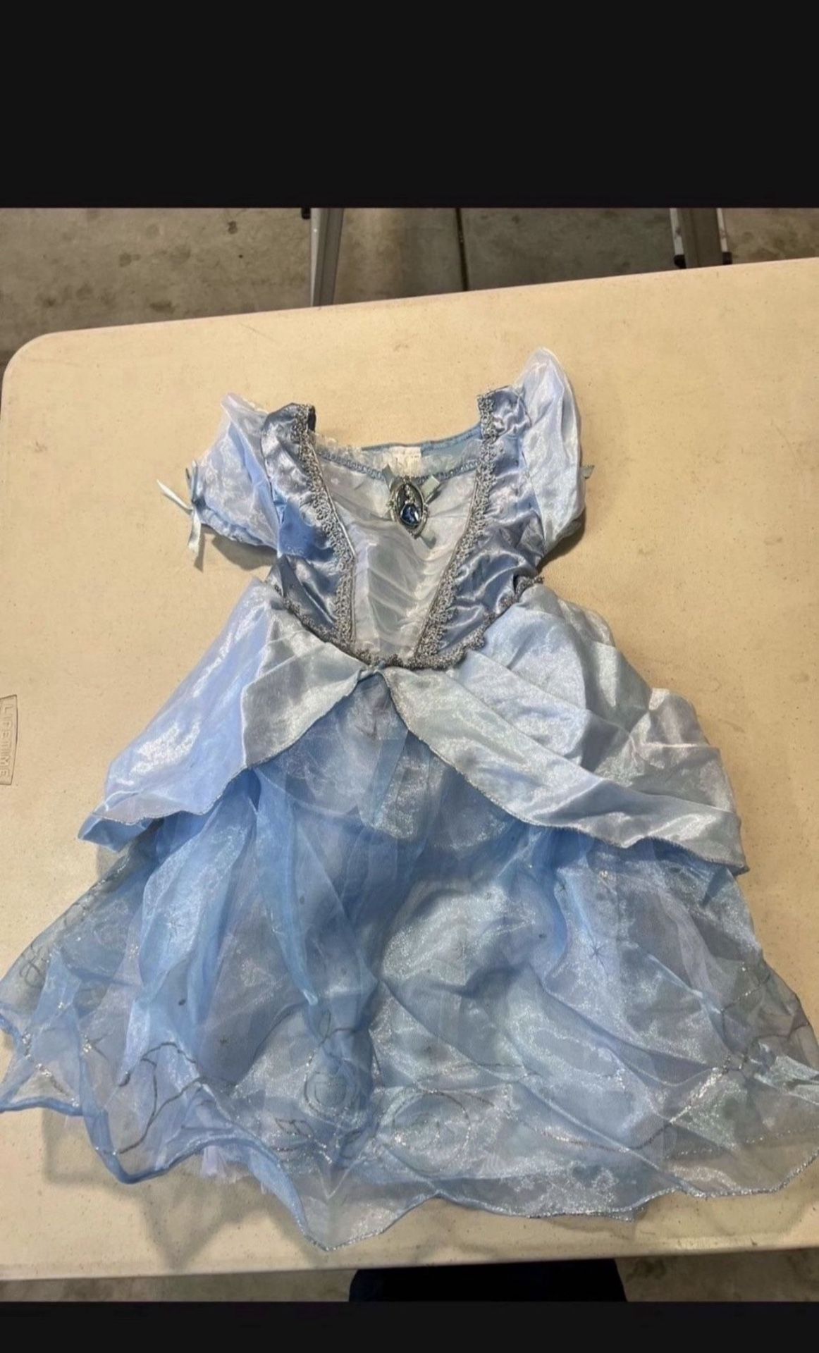 Disfraz Para Niña En Buenas Condiciones  Talla 3t  $20