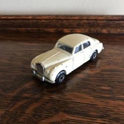 1985年 マッチボックス ロールスロイス シルバー クラウド マカオ 1985 Matchbox Rolls Royce Silver Cloud - Made in Macau - 1:69