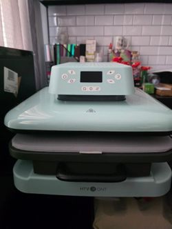Cricut Machines And HTVRONT Auto Heat Press Machine