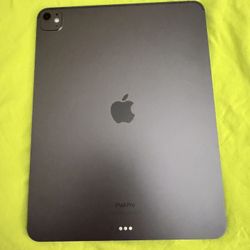Apple iPad Pro 13 Inch 256gb Wifi Good Shape I Have 4 More Options Also Sell Magic Keyboard & Apple Pencil Pro  