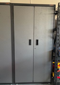 Storage cabinet