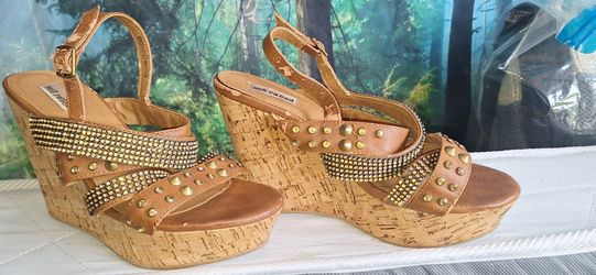 Women's strappy heals size 8