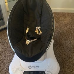 MamaRoo4