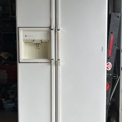 GE Profile Fridge With Ice Maker 
