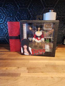 NECA Elvira Christmas Dress Pack