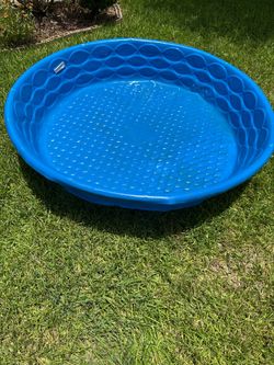 Large Walmart Kiddie Pool / Hard Plastic Pool