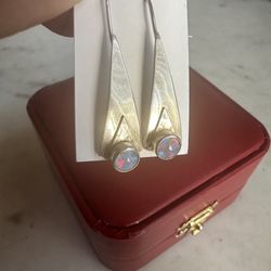 Vintage 925 Sterling silver genuine opal drop earrings, marked Sterling , beautiful opals