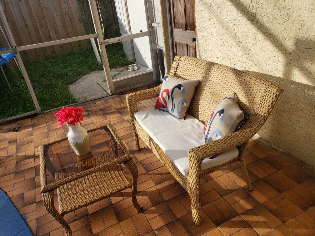 Patio furniture/outdoor furniture/patio set/outdoor set/balcony set/muebles de patio balcon o terraza.