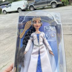 Disney Wish Queen Amaya of Rosas 11 inch Fashion Doll