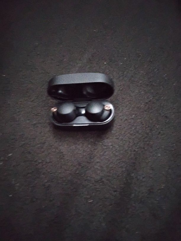 Sony WF-1000XM4 Noise Canceling Wireless Earbud Headphones $50 Firm
