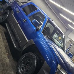 2003 Chevy Avalanche…………(Ignore Parts)