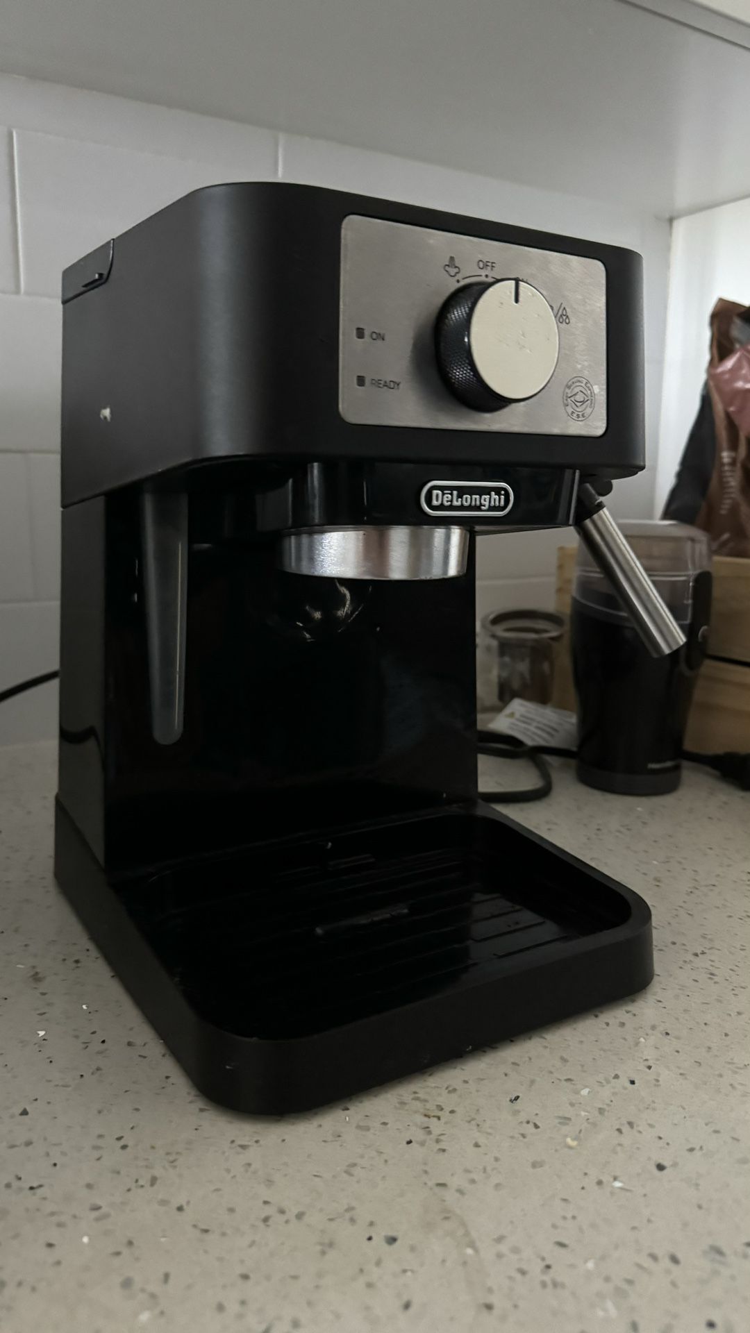 DeLonghi Expresso Coffee Machine