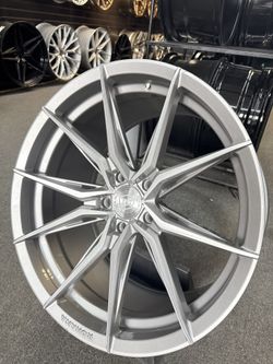 Rohana En Color Silver Brillante Con Acabado De Máquina  Financiamiento Disponible 