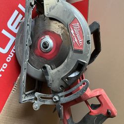 Milwaukee Rear Handed Saw
