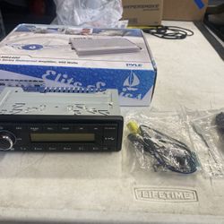 VDO Radio With 400 Amp Pyle Amplifier