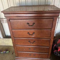 Dresser