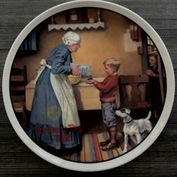 1986 Norman Rockwell "The Pantry Raid" Mother's Day Collector Plate Knowles