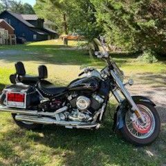 2 Motorcycles 2009 Yamaha 650 And 2007 750