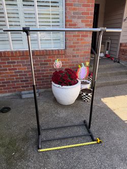 Adjustable Chrome/Black Garment Rack