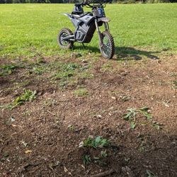 Valtinsu Em5 Electric Dirt Bike (Up For Sell And Trade Will Only Trade For Super 73 Miami) E Bike.