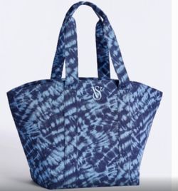 NEW!!!!!! VICTORIA’S SECRET TOTE BAG WITH TAG 🏷️