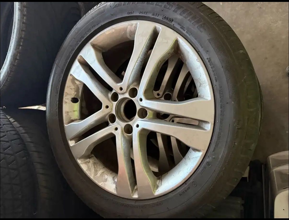 Mercedes-Benz rims 235/50R18