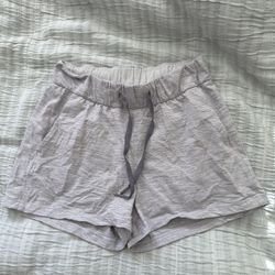 Lululemon On The Fly Short *2.5" Wee Are From Space Ice Grey Alpine White / Ice Grey